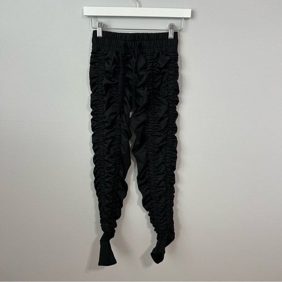 Agogie Women's +20 Resistance Workout Pants Leggings Women’s Size Medium - Picture 4 of 7